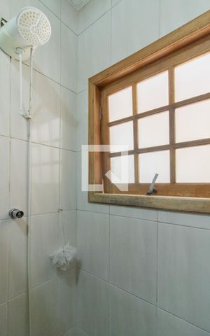 Casa à venda com 250m², 3 quartos e 6 vagas Casa à venda com 250m², 3 quartos e 6 vagasBanheiro da Suíte