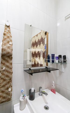 Casa à venda com 250m², 3 quartos e 6 vagas Casa à venda com 250m², 3 quartos e 6 vagasBanheiro