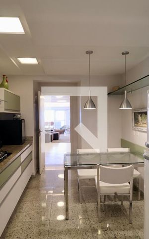 Apartamento para alugar com 172m², 4 quartos e 2 vagas Apartamento para alugar com 172m², 4 quartos e 2 vagasCozinha
