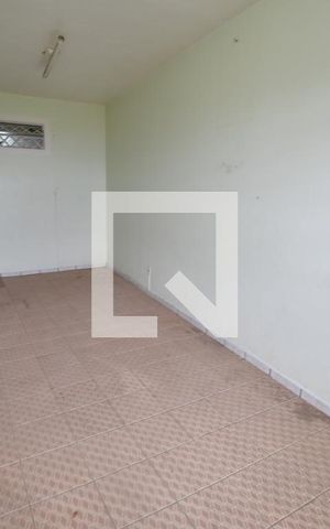 Casa para alugar com 400m², 2 quartos e 2 vagasSala 5 - Fundos
