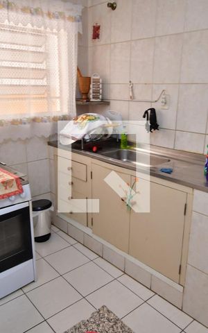 Casa para alugar com 400m², 2 quartos e 2 vagasCozinha