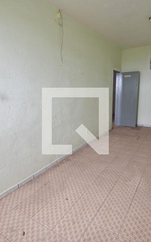 Casa para alugar com 400m², 2 quartos e 2 vagasSala 5 - Fundos