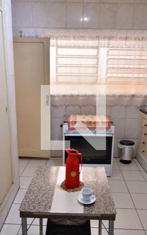 Casa para alugar com 400m², 2 quartos e 2 vagasCozinha