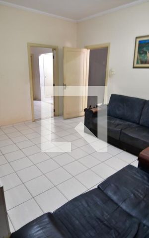 Casa para alugar com 400m², 2 quartos e 2 vagasSala