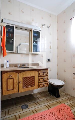 Casa à venda com 256m², 4 quartos e 6 vagasBanheiro suíte