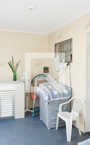 Casa à venda com 256m², 4 quartos e 6 vagasÁrea de serviço