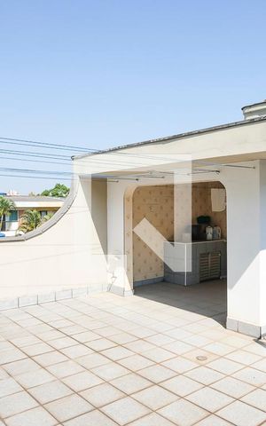 Casa à venda com 256m², 4 quartos e 6 vagasQuintal