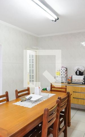 Casa à venda com 256m², 4 quartos e 6 vagasCozinha