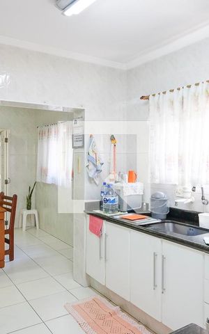 Casa à venda com 256m², 4 quartos e 6 vagasCozinha