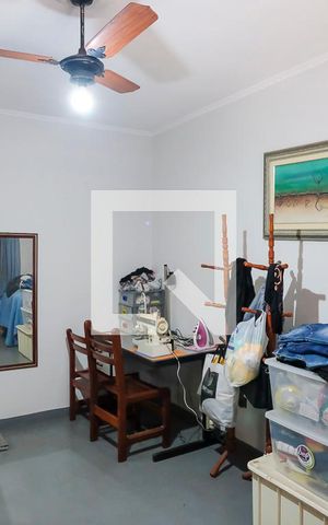 Casa à venda com 256m², 4 quartos e 6 vagasQuarto 3