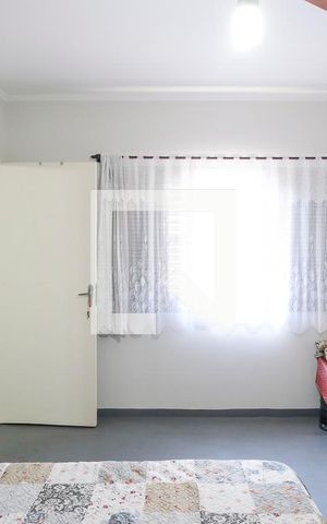 Casa à venda com 256m², 4 quartos e 6 vagasSuíte