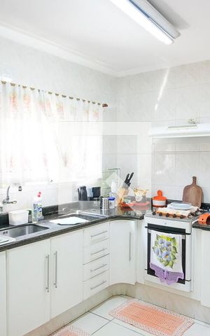 Casa à venda com 256m², 4 quartos e 6 vagasCozinha