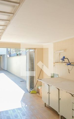 Casa à venda com 256m², 4 quartos e 6 vagasGaragem