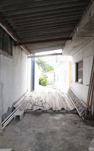 Casa à venda com 200m², 4 quartos e 2 vagasSacada dos Quartos 1 e 2