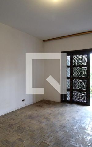 Casa à venda com 200m², 4 quartos e 2 vagasQuarto 3 - Suíte