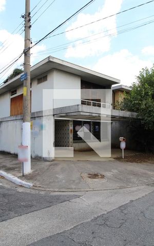 Casa à venda com 200m², 4 quartos e 2 vagasFachada