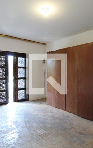 Casa à venda com 200m², 4 quartos e 2 vagasQuarto 3 - Suíte