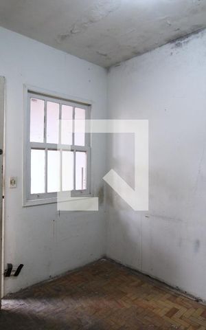 Casa à venda com 200m², 4 quartos e 2 vagasQuarto de Serviço
