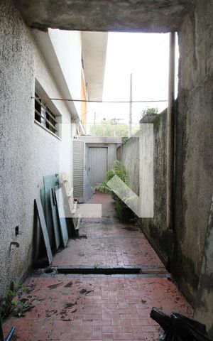 Casa à venda com 200m², 4 quartos e 2 vagasCorredor Externo