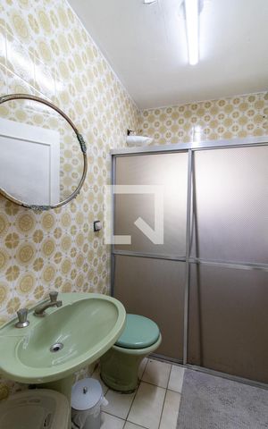 Casa à venda com 283m², 3 quartos e 1 vaga Casa à venda com 283m², 3 quartos e 1 vagaBanheiro 2