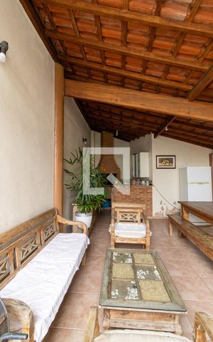 Casa à venda com 283m², 3 quartos e 1 vaga Casa à venda com 283m², 3 quartos e 1 vagaÁrea externa