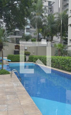Apartamento à venda com 85m², 2 quartos e 2 vagasÁrea comum - Piscina