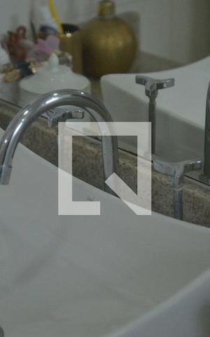 Apartamento à venda com 85m², 2 quartos e 2 vagasBanheiro da Suíte