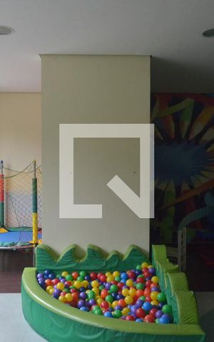 Apartamento à venda com 85m², 2 quartos e 2 vagasÁrea comum - Playground