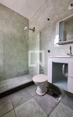 Casa à venda com 64m², 2 quartos e 4 vagas Casa à venda com 64m², 2 quartos e 4 vagasBanheiro da Suíte
