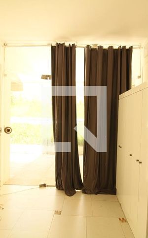 Casa à venda com 300m², 6 quartos e 2 vagasQuarto 4