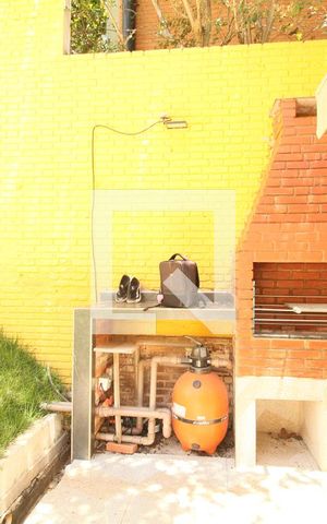 Casa à venda com 300m², 6 quartos e 2 vagasQuintal 