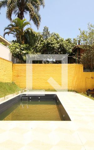Casa à venda com 300m², 6 quartos e 2 vagasQuintal 