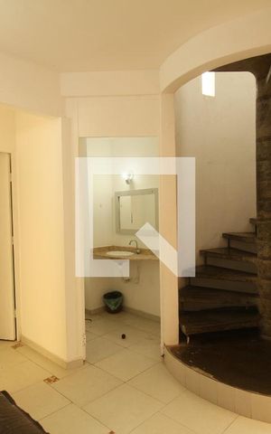 Casa à venda com 300m², 6 quartos e 2 vagasSala/Cozinha