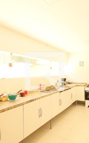 Casa à venda com 300m², 6 quartos e 2 vagasSala/Cozinha