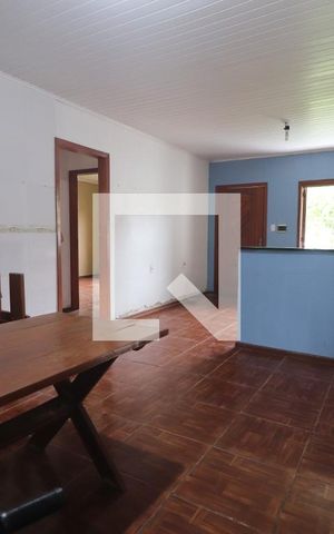 Casa à venda com 219m², 2 quartos e 1 vagaCasa da Frente - Sala e Cozinha