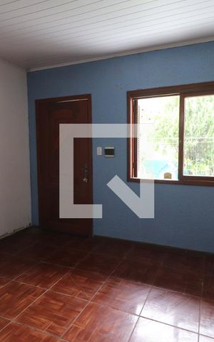 Casa à venda com 219m², 2 quartos e 1 vagaCasa da Frente - Sala e Cozinha