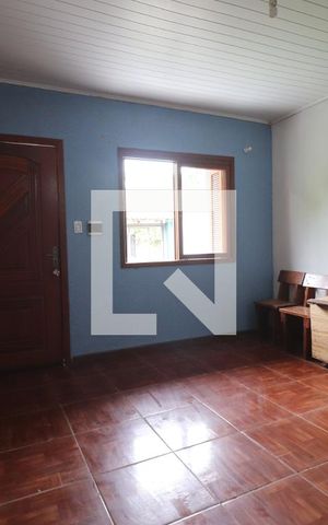 Casa à venda com 219m², 2 quartos e 1 vagaCasa da Frente - Sala e Cozinha