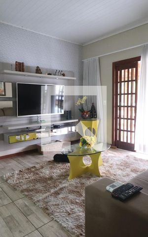 Casa à venda com 219m², 2 quartos e 1 vagaCasa fundos / Sala