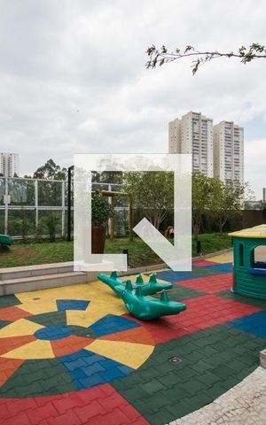 Apartamento para alugar com 94m², 2 quartos e 2 vagas Apartamento para alugar com 94m², 2 quartos e 2 vagasÁrea comum - Playground