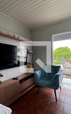 Casa à venda com 300m², 4 quartos e 2 vagas Casa à venda com 300m², 4 quartos e 2 vagasSala