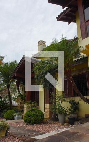 Casa para alugar com 310m², 4 quartos e 3 vagasFachada