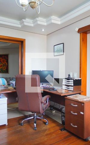 Casa para alugar com 310m², 4 quartos e 3 vagasEscritório