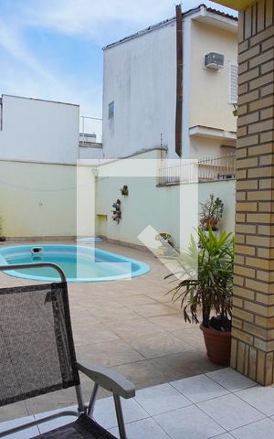 Casa para alugar com 310m², 4 quartos e 3 vagasQuintal - Fundos