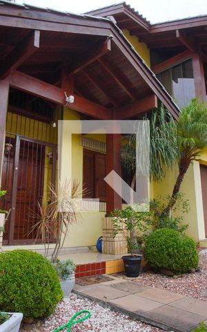 Casa para alugar com 310m², 4 quartos e 3 vagasFachada