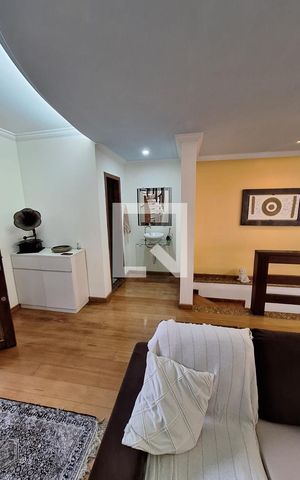 Casa à venda com 250m², 5 quartos e 5 vagasSala