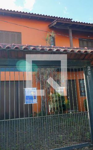 Casa à venda com 149m², 3 quartos e 2 vagas Casa à venda com 149m², 3 quartos e 2 vagasFachada