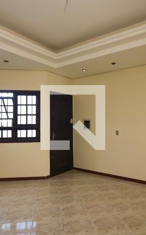 Casa à venda com 149m², 3 quartos e 2 vagas Casa à venda com 149m², 3 quartos e 2 vagasSala
