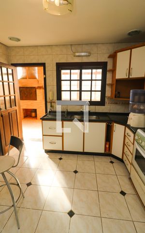 Casa à venda com 149m², 3 quartos e 2 vagas Casa à venda com 149m², 3 quartos e 2 vagasCozinha