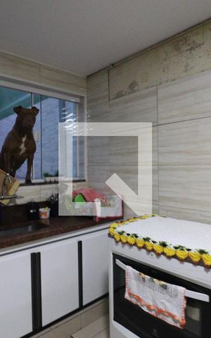 Casa à venda com 156m², 3 quartos e 2 vagas Casa à venda com 156m², 3 quartos e 2 vagasCozinha e Área de Serviço