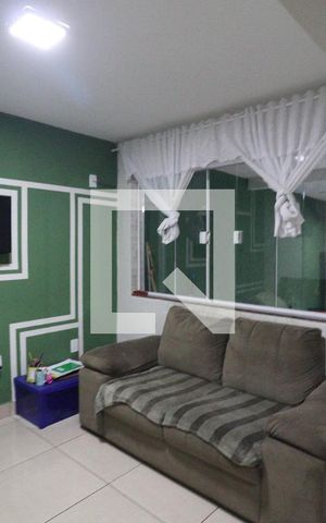 Casa à venda com 156m², 3 quartos e 2 vagas Casa à venda com 156m², 3 quartos e 2 vagasSala